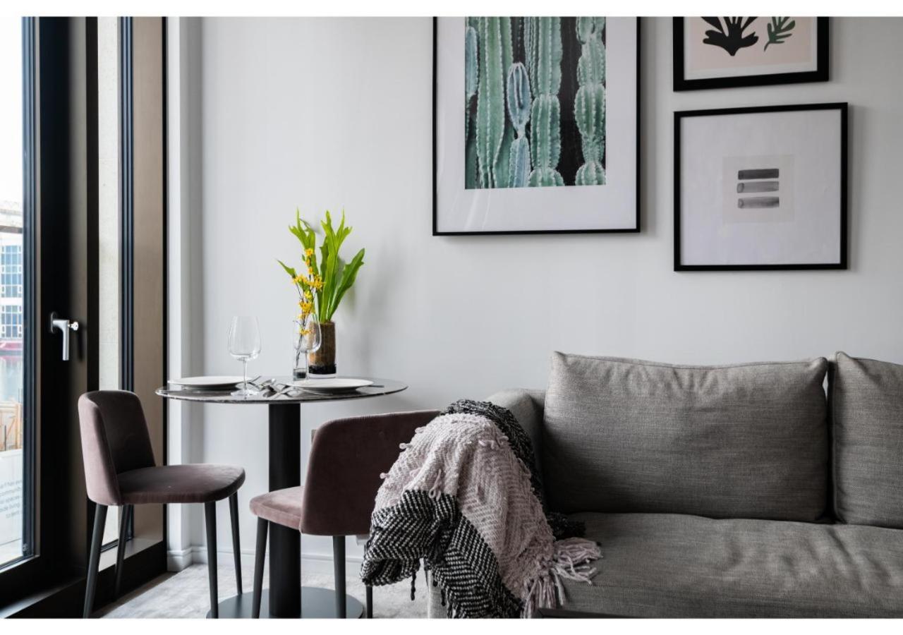 Elegant And Modern Apartments In Canary Wharf Right Next To Thames لندن المظهر الخارجي الصورة